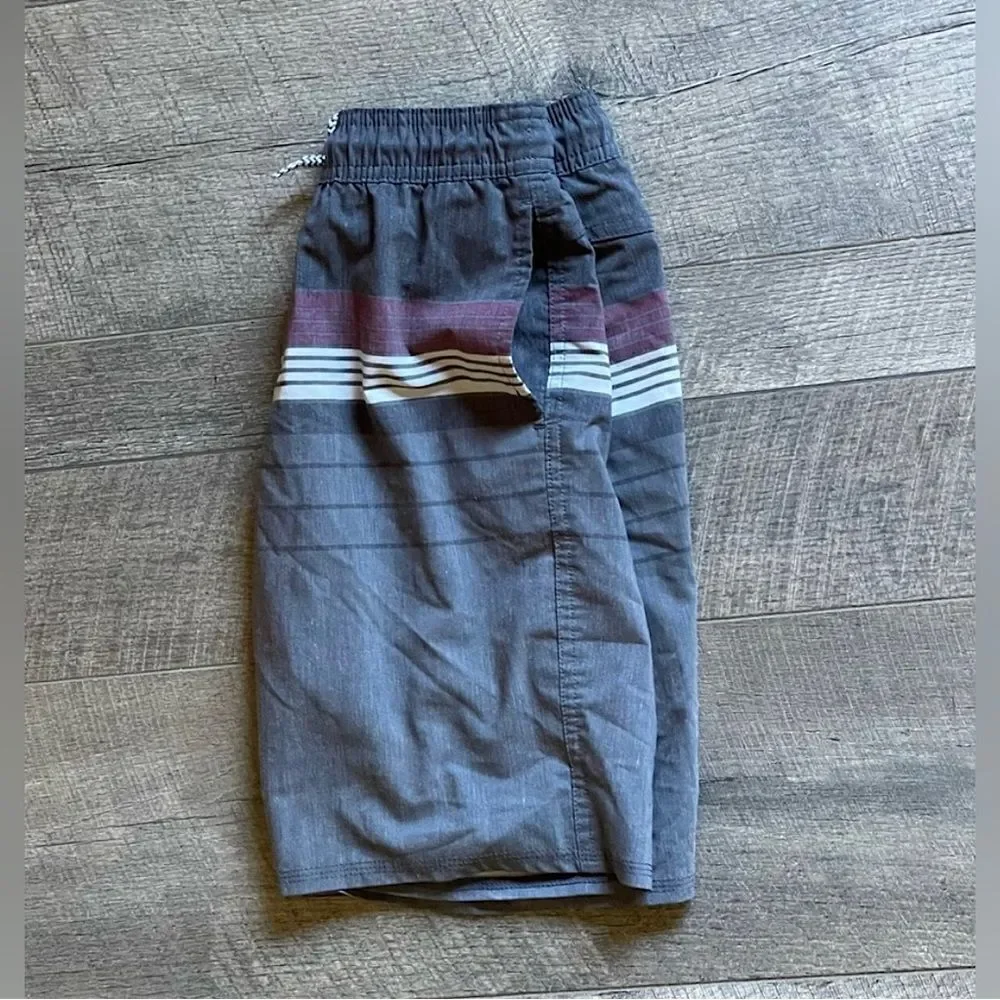 Youth, Gray Hang Ten, Lined Swim Trunks. Size Medium.